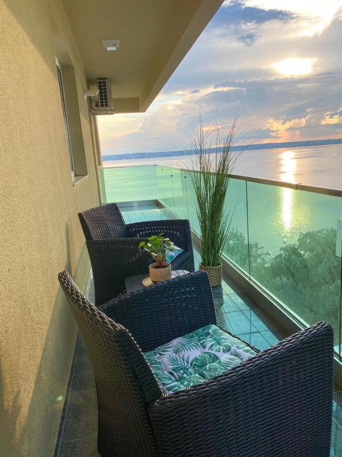 Vega Apartment By Moonlight Mamaia Εξωτερικό φωτογραφία