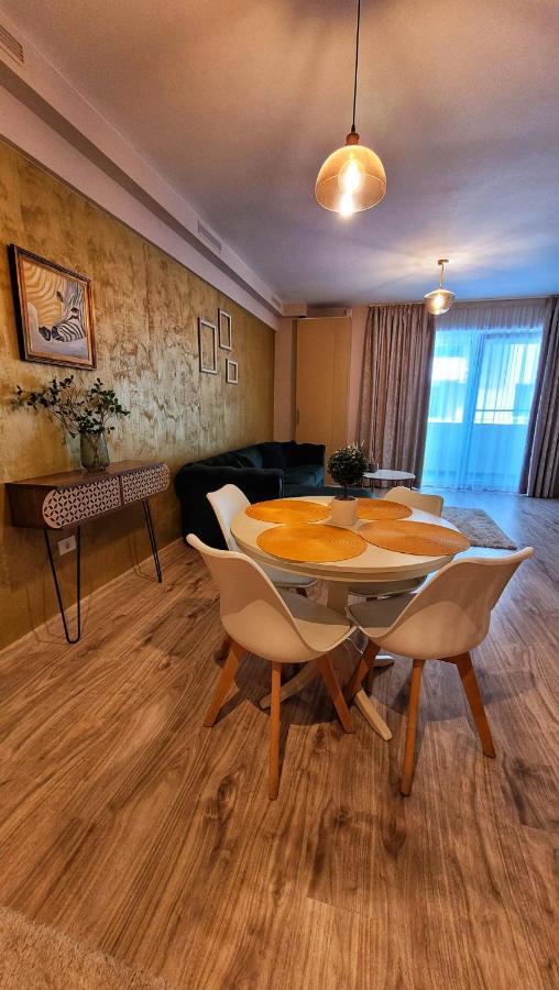 Vega Apartment By Moonlight Mamaia Εξωτερικό φωτογραφία